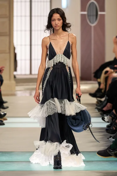 Look 48